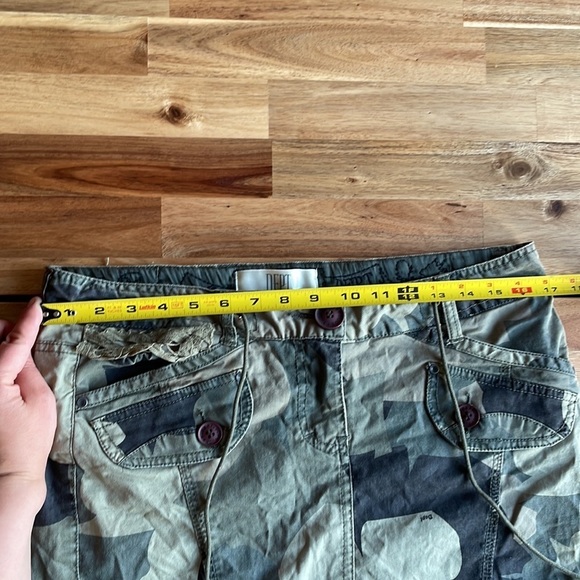 3/$20 DEPT Camouflage Skirt - Picture 4 of 6